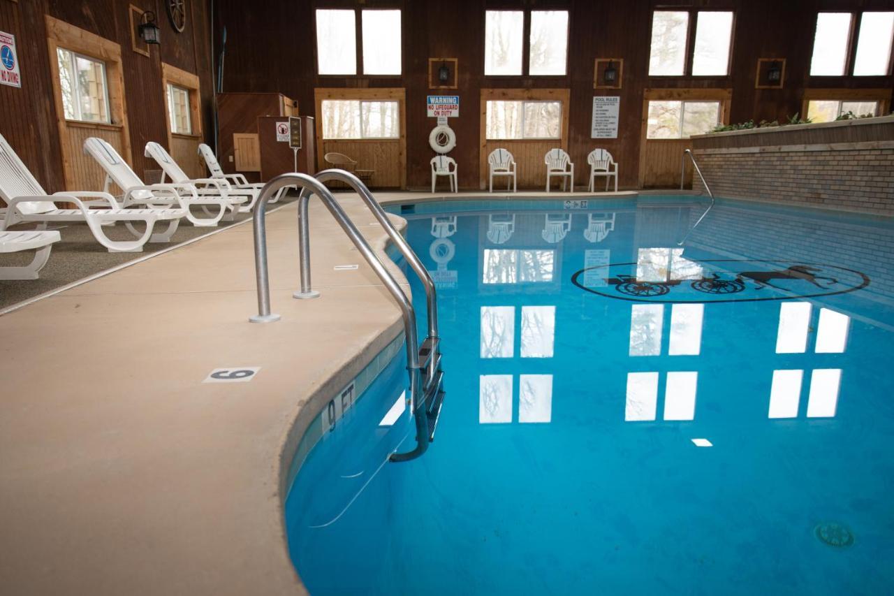 Hotel Carriage House Country Club Pocono Manor Exterior foto