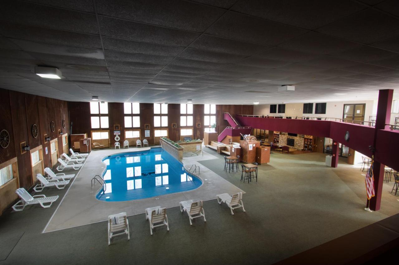Hotel Carriage House Country Club Pocono Manor Exterior foto